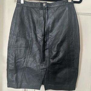 Elegant Black Leather Pencil Skirt